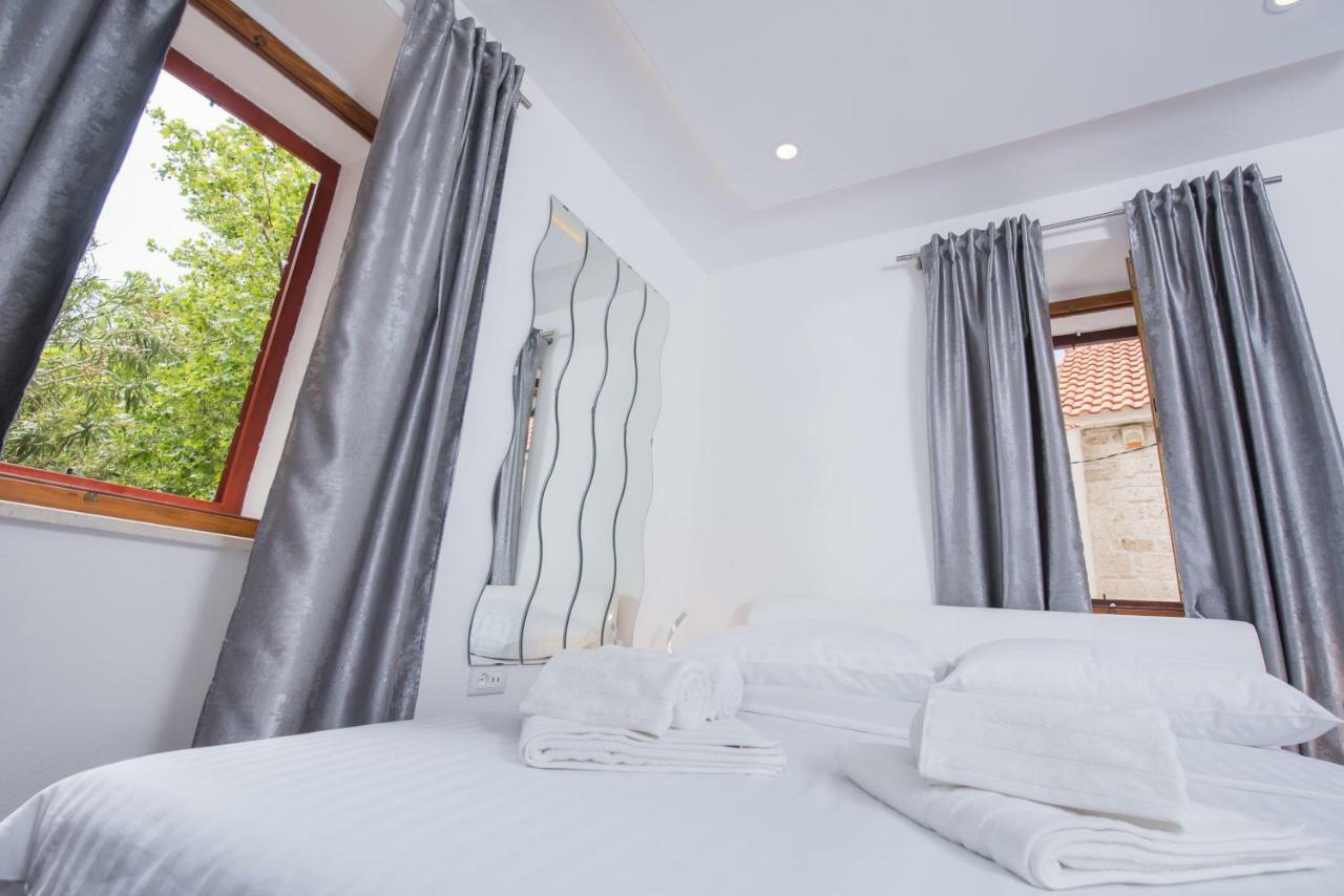 Studio Apartment Lena Kaštela Kültér fotó